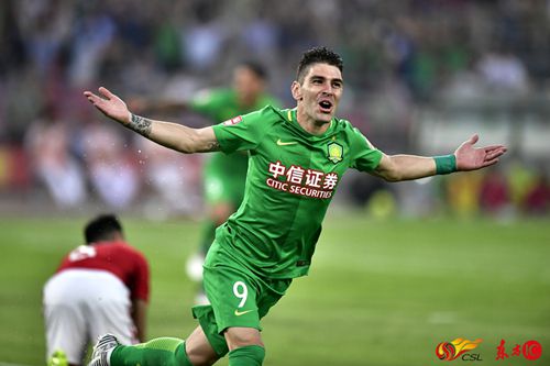 索里亚诺梅开二度帮助北京中赫国安主场2-0完胜广州恒大淘宝